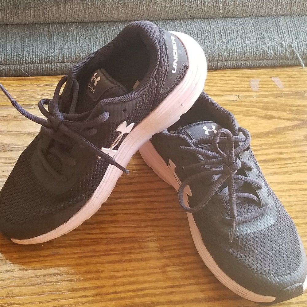 under armor tennis shoes